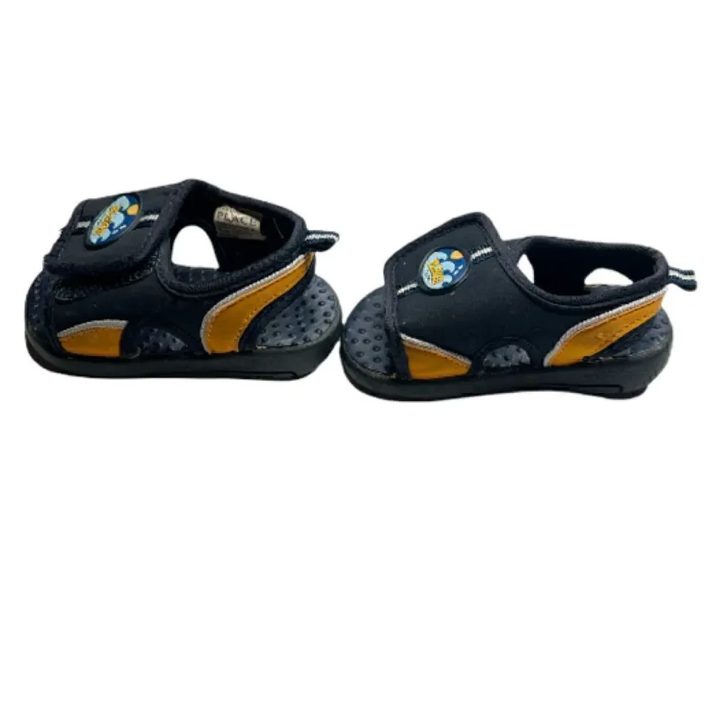 The Childrens Place size 3/4 sandals